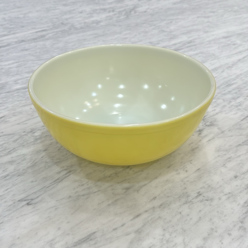 PYREX MIXING BOWL 10inch RARE VINTAGE